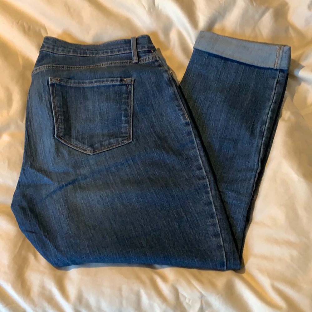 EUC Curvy Straight Jean